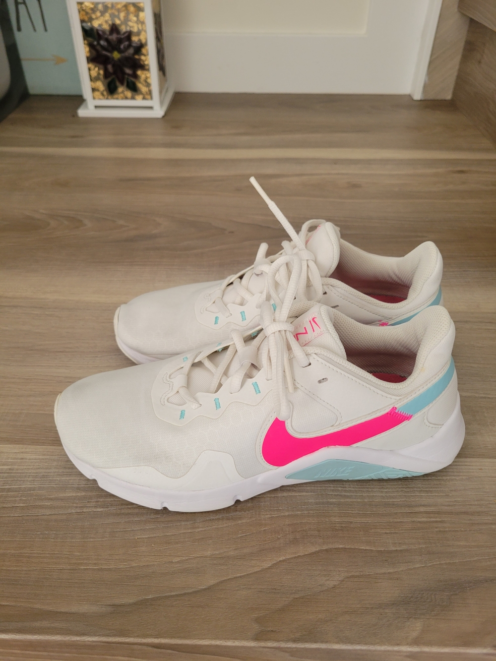 Nike Women's White Athletic Sneakers with Neon Pink and Teal Accents Size 8.5